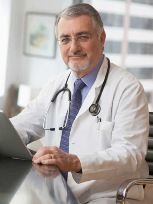 Dr. Samuel Hernández